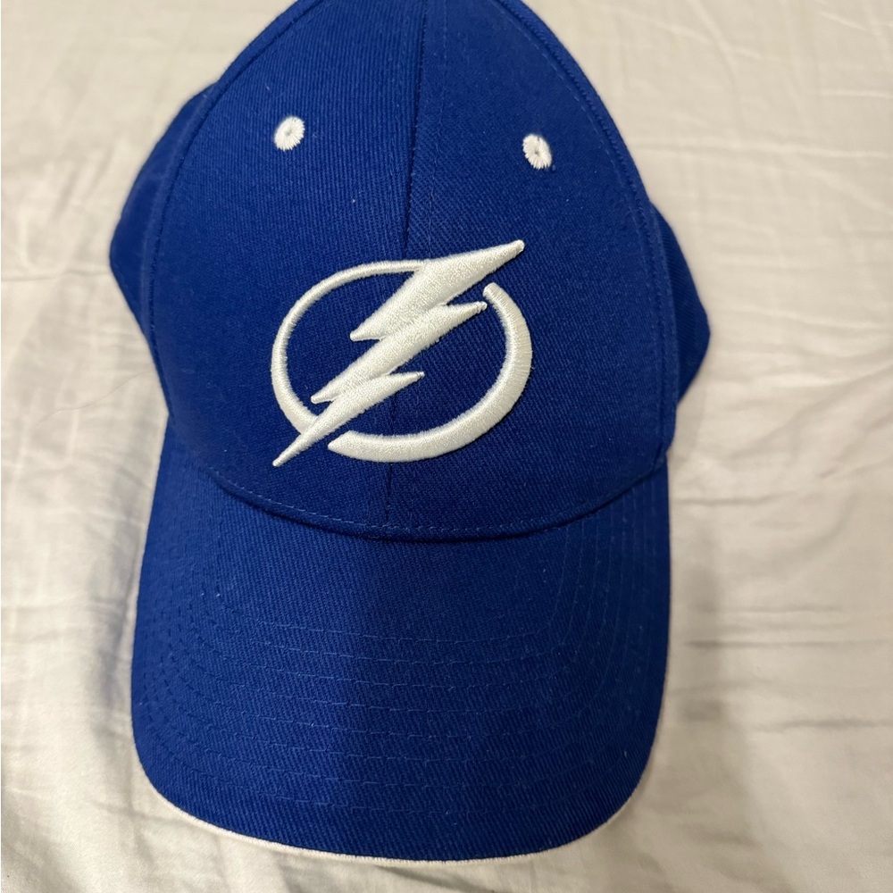 Perfect Condition! Tampa Bay lightning hat with Lightning Logo